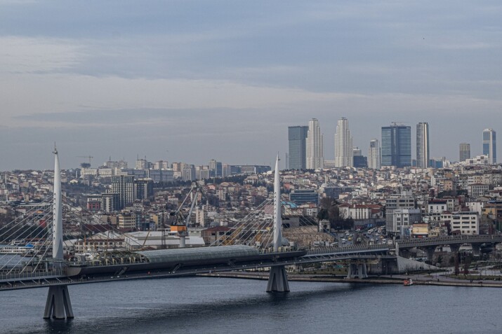 Istanbul: A City of Contrasts