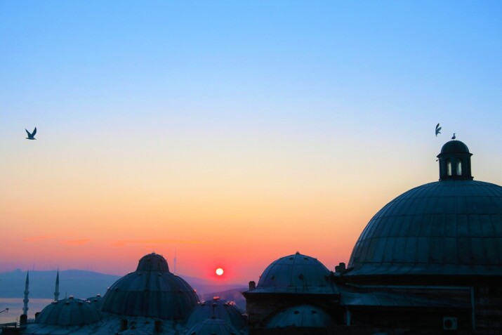 Istanbul: A City of Lanterns